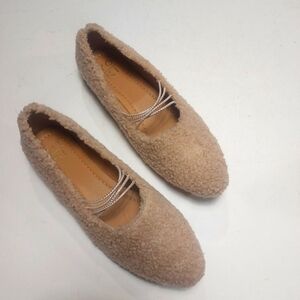 Cozy Tan Women's Shoes Size 9M